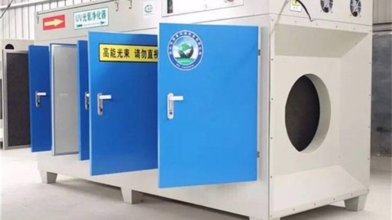 化工车间如何高效去除VOCs？活性炭吸附箱的选型关键
